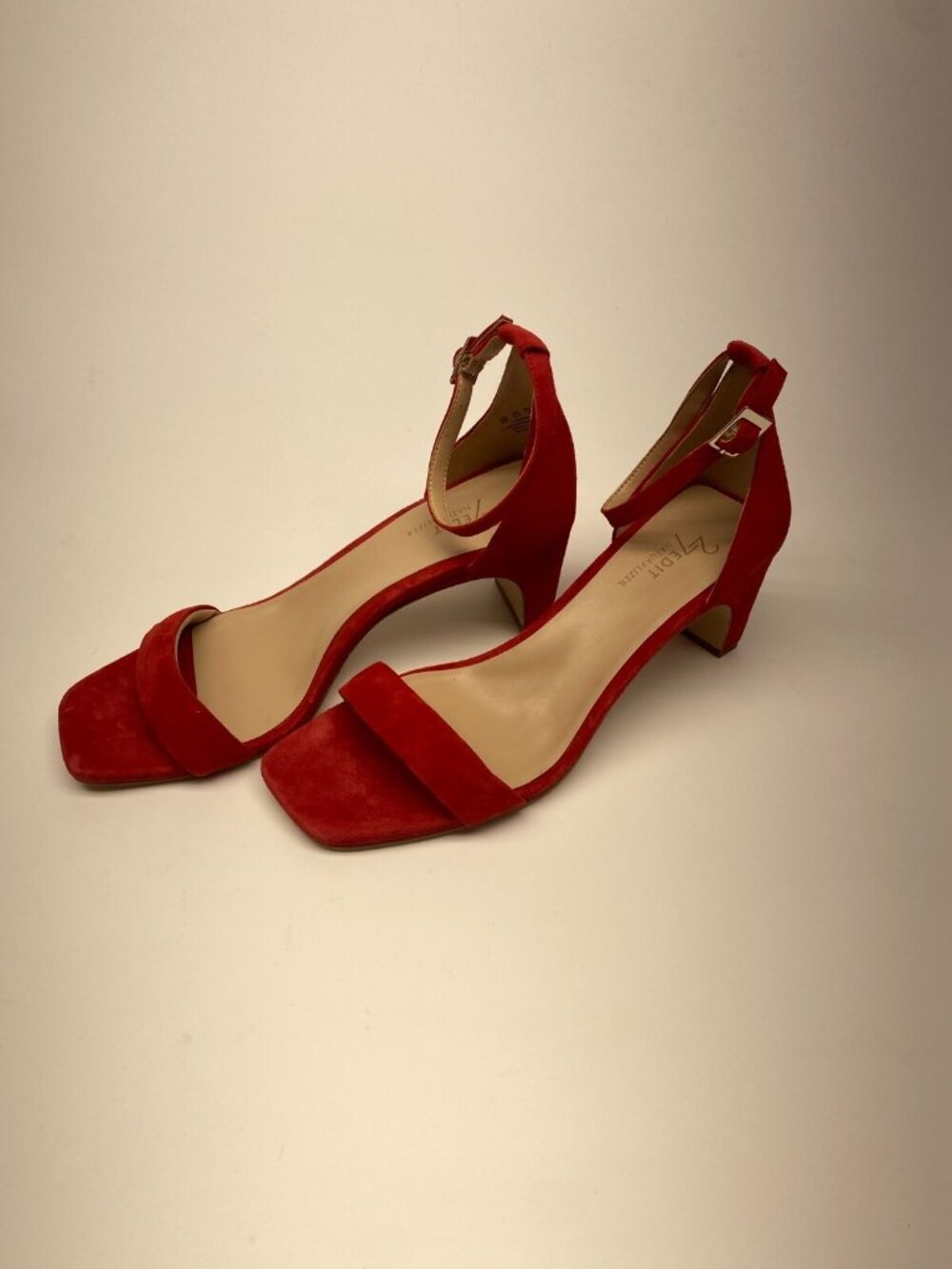 27 EDIT NATURALIZER Iriss Ankle Strap Sandal In Crimson Red Suede sz 9